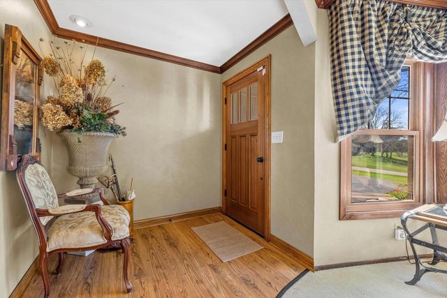 W246S6855 Maple Hill DRIVE, Waukesha, WI 53189