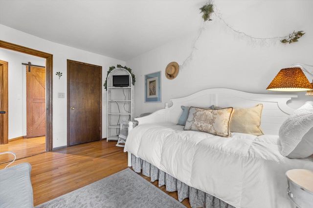 W246S6855 Maple Hill DRIVE, Waukesha, WI 53189