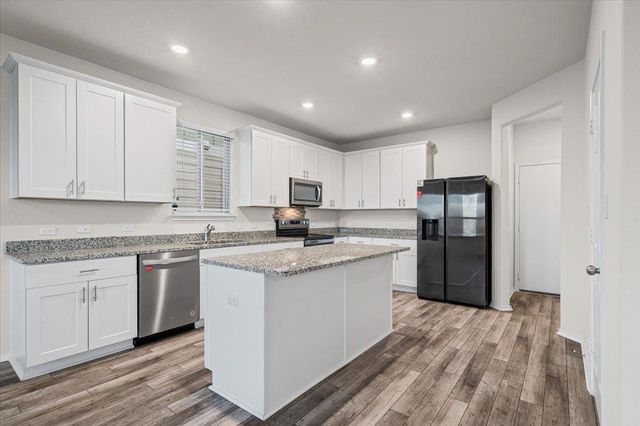 82 Snowy Plover LN, Leander, TX 78641