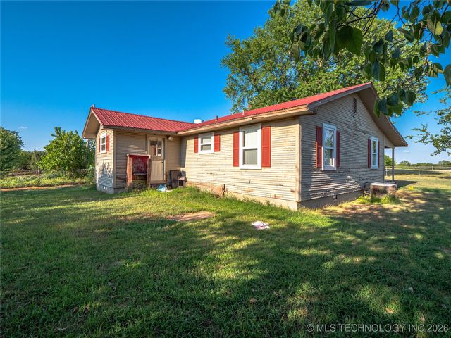 419000 E 1110 Road, Checotah, OK 74426