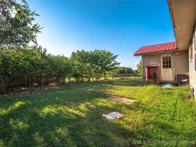 419000 E 1110 Road, Checotah, OK 74426