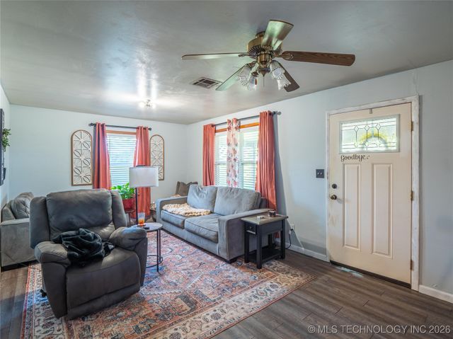 419000 E 1110 Road, Checotah, OK 74426