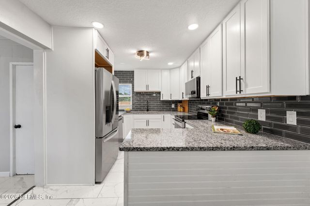 2443 IRONWOOD Drive, Jacksonville, FL 32216