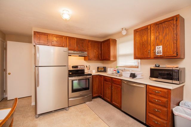 627 Pulaski right, Bellingham, MA 02019