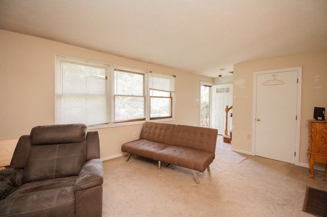 627 Pulaski right, Bellingham, MA 02019