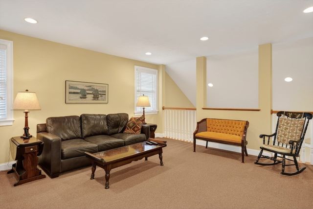 20 Glacier Way 20, Holliston, MA 01746