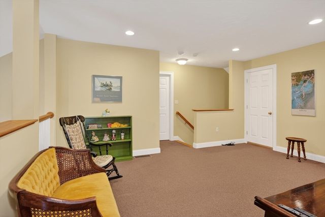 20 Glacier Way 20, Holliston, MA 01746