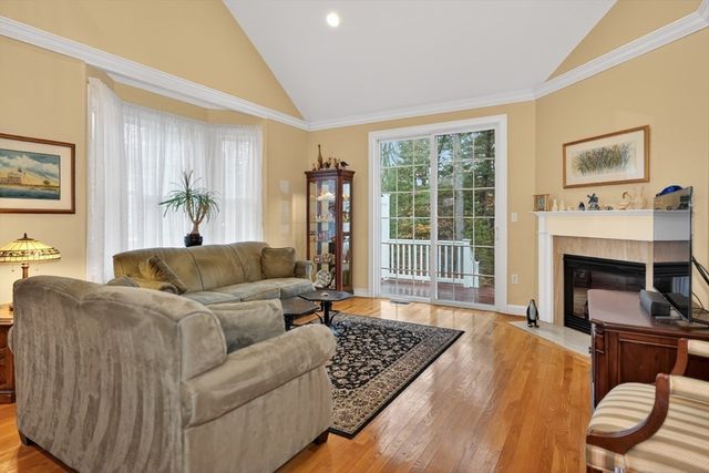 20 Glacier Way 20, Holliston, MA 01746