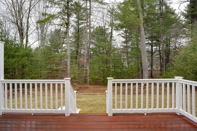 20 Glacier Way 20, Holliston, MA 01746