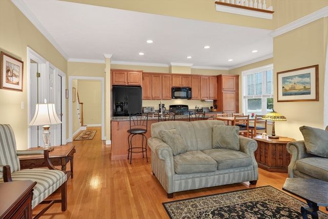 20 Glacier Way 20, Holliston, MA 01746
