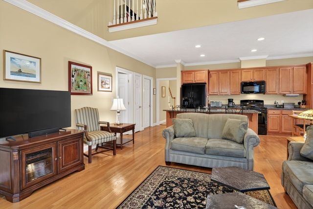 20 Glacier Way 20, Holliston, MA 01746