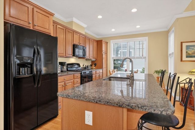 20 Glacier Way 20, Holliston, MA 01746