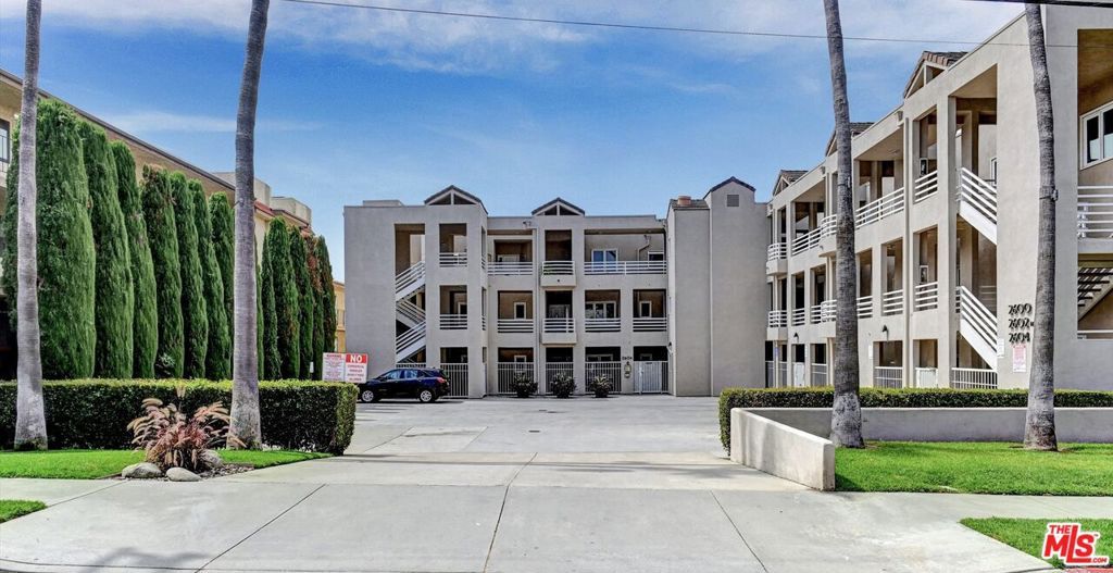 2604 E 20th Street 205E, Signal Hill, CA 90755 — exterior