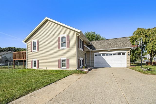 1370 Manorwood Drive, Grand Rapids, MI 49508