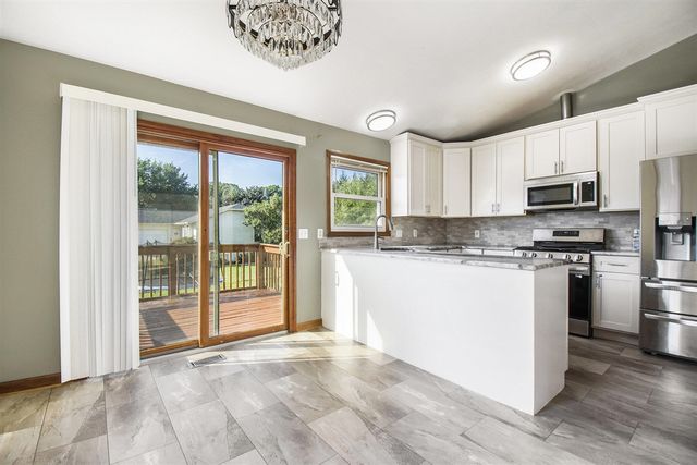 1370 Manorwood Drive, Grand Rapids, MI 49508