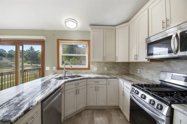 1370 Manorwood Drive, Grand Rapids, MI 49508