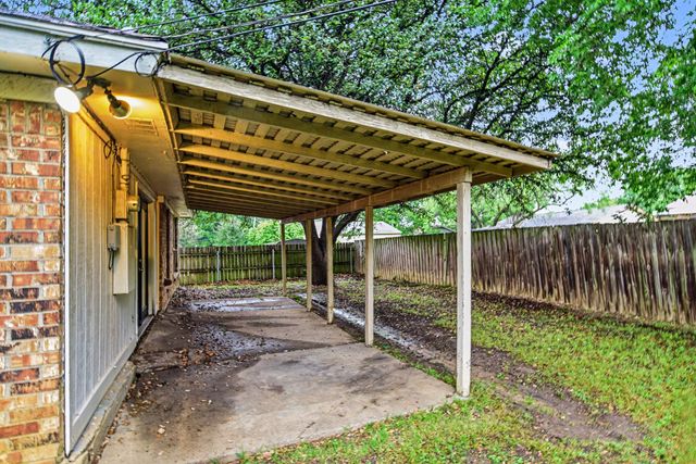 313 Sunnyview Drive, Mansfield, TX 76063