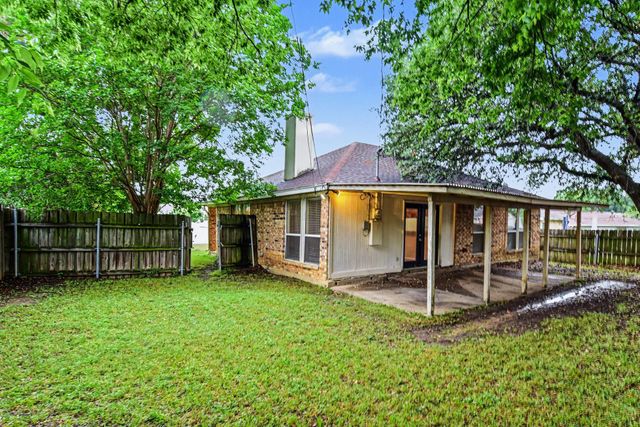 313 Sunnyview Drive, Mansfield, TX 76063