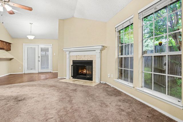 313 Sunnyview Drive, Mansfield, TX 76063