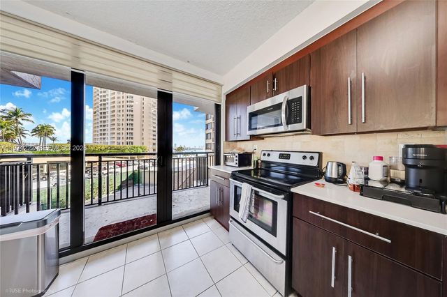 540 Brickell Key Dr 608, Miami, FL 33131