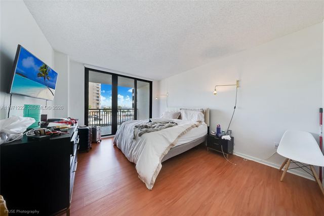 540 Brickell Key Dr 608, Miami, FL 33131