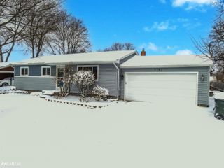 7741 Rauschelbach Street, Shelby Twp, MI 48317