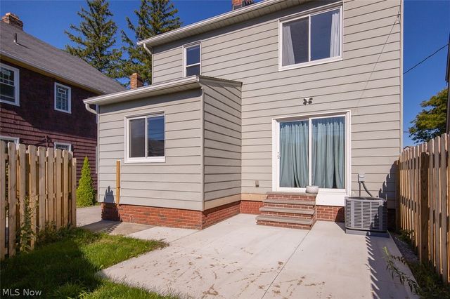 3478 Raymont Boulevard, University Heights, OH 44118