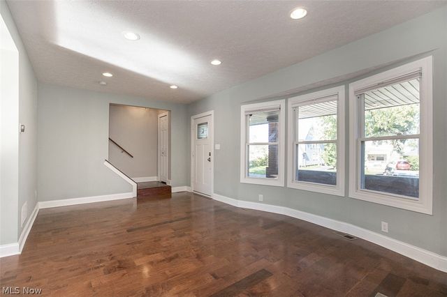 3478 Raymont Boulevard, University Heights, OH 44118