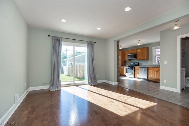3478 Raymont Boulevard, University Heights, OH 44118