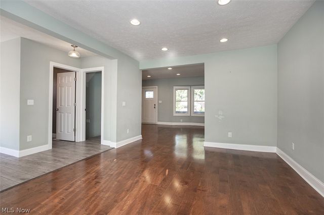3478 Raymont Boulevard, University Heights, OH 44118