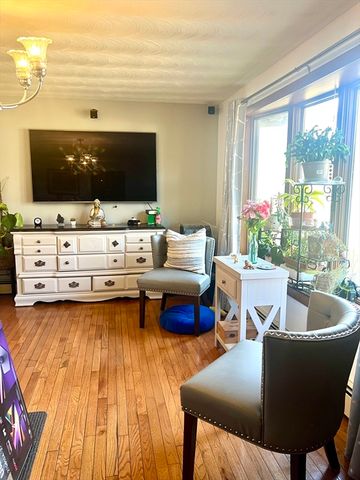 7 Ballydrain Rd, Framingham, MA 01701