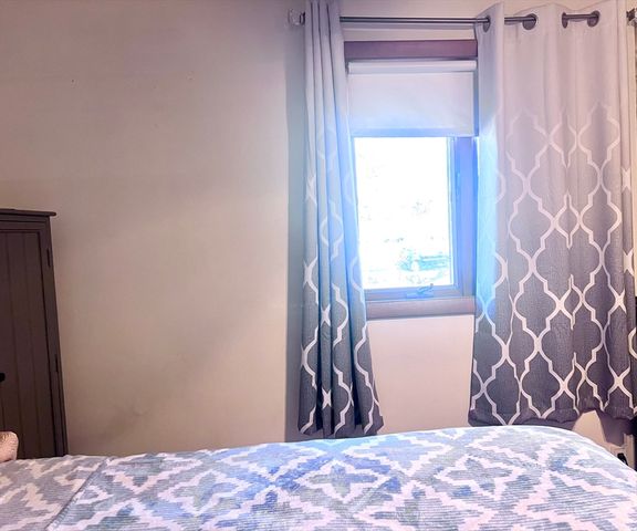 7 Ballydrain Rd, Framingham, MA 01701