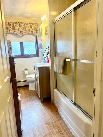 7 Ballydrain Rd, Framingham, MA 01701