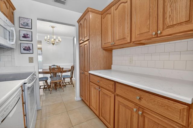 920 South Drive A, Delray Beach, FL 33445