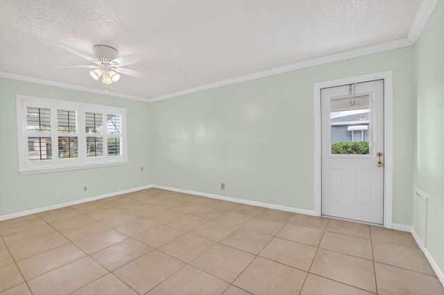 920 South Drive A, Delray Beach, FL 33445