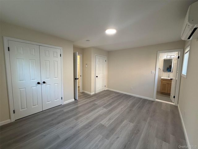 14 Cornwall Lane, Port Washington, NY 11050