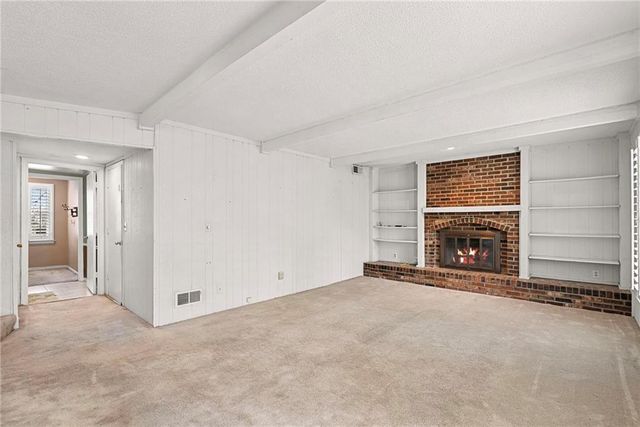 11618 Cherry Street, Kansas City, MO 64114