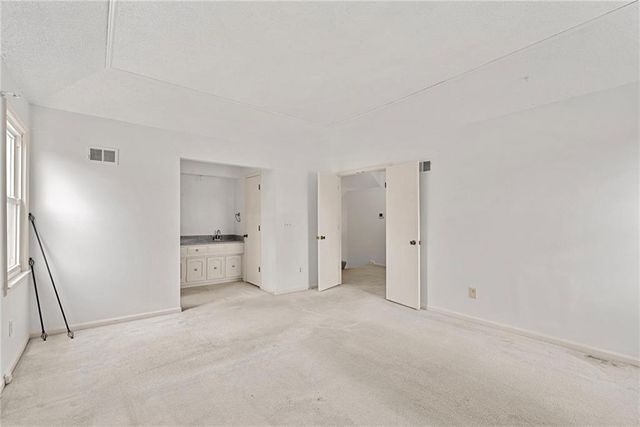 11618 Cherry Street, Kansas City, MO 64114