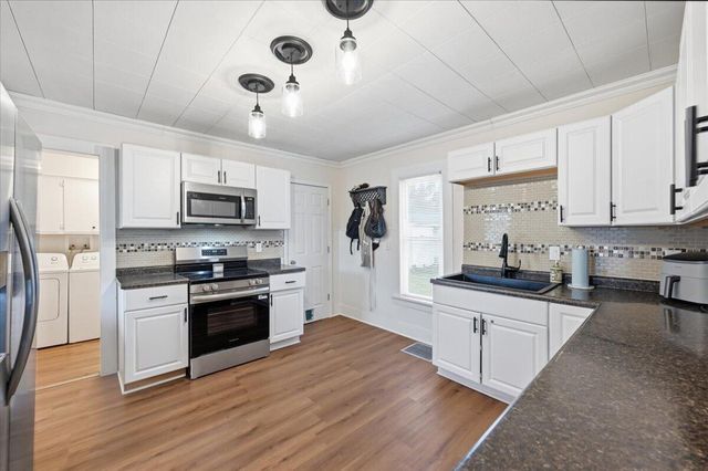 1807 AVENUE D, Council Bluffs, IA 51501