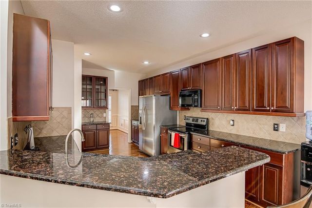 2170 Glen Cove Way, High Point, NC 27265