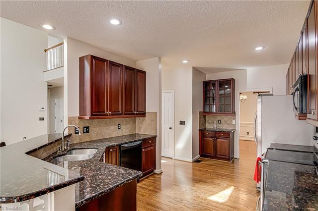 2170 Glen Cove Way, High Point, NC 27265