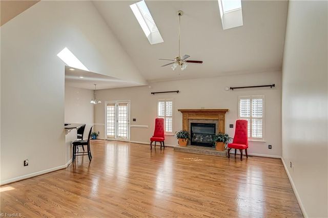 2170 Glen Cove Way, High Point, NC 27265