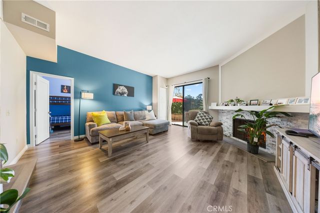 11 Palos 55, Irvine, CA 92612