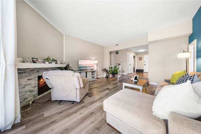 11 Palos 55, Irvine, CA 92612