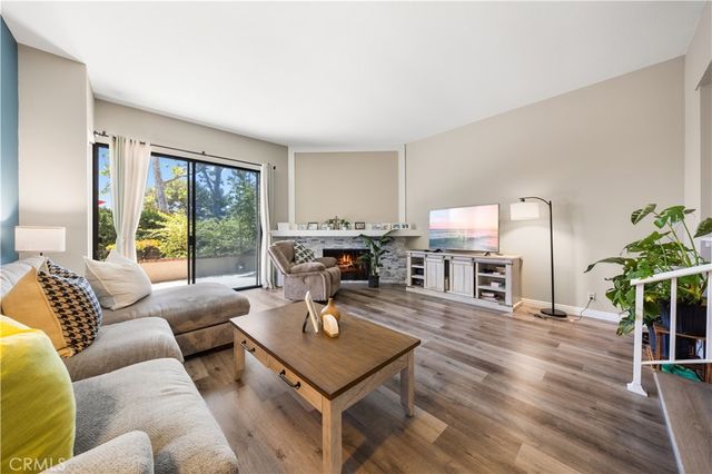 11 Palos 55, Irvine, CA 92612