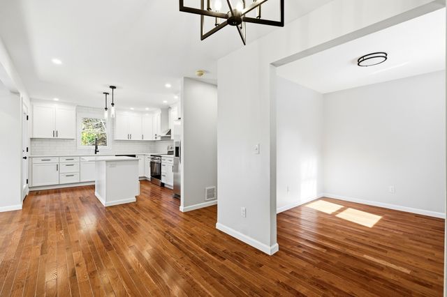 139 E Hill Rd, Brimfield, MA 01010