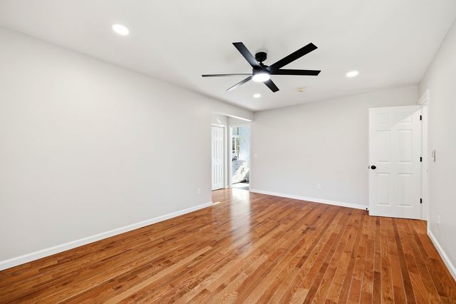 139 E Hill Rd, Brimfield, MA 01010