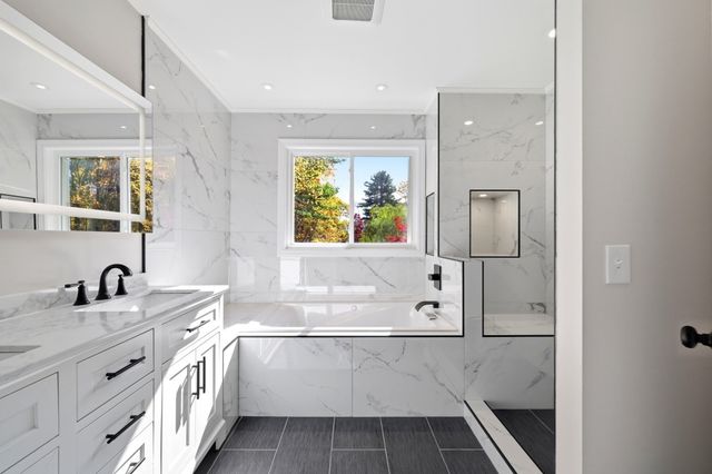 139 E Hill Rd, Brimfield, MA 01010