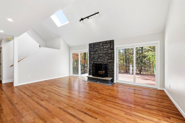 139 E Hill Rd, Brimfield, MA 01010