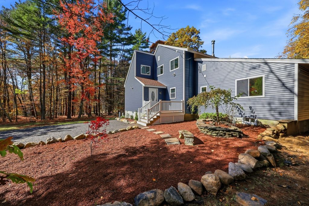 139 E Hill Rd, Brimfield, MA 01010